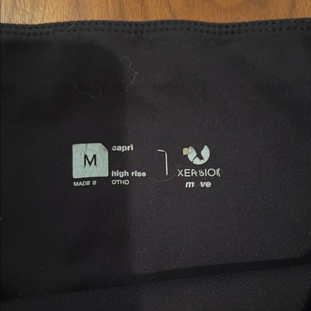 XERSION Capri Black High Rise Leggings Size M - Picture 2 of 12